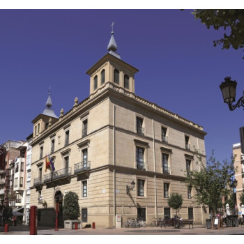 19.05.2026  MARTES 10.30...